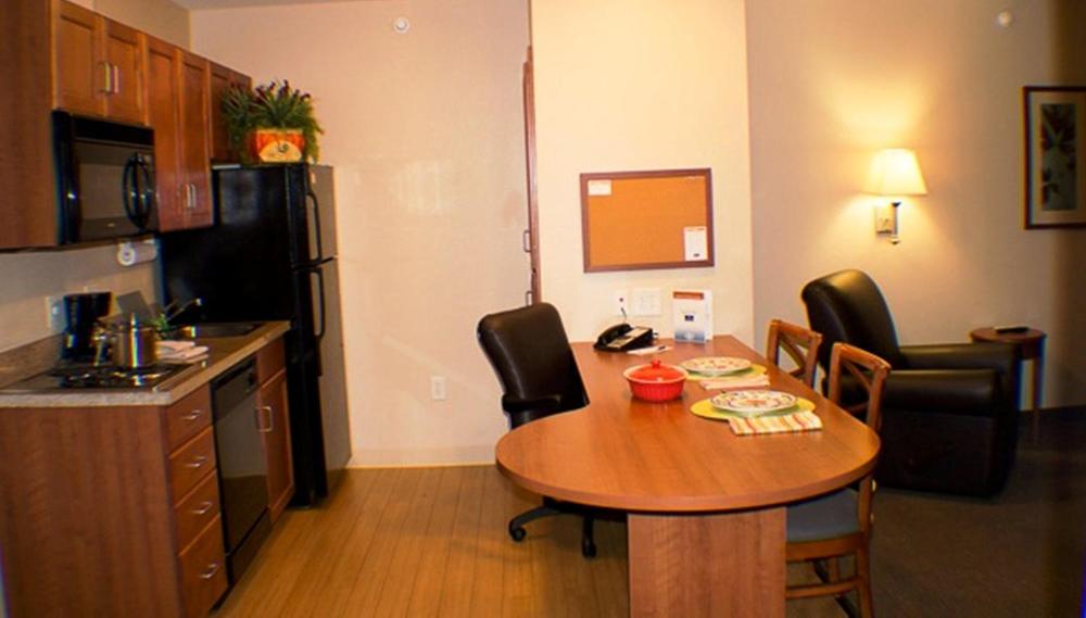 One-Bedroom Queen Suite - Non-Smoking interior